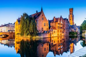 Avrupa Turu yaparken uğrayacağımız kentlerden biri olan Brugge'un tarihi. Brugge kelime anlamı ve Brugge hakkında her şey